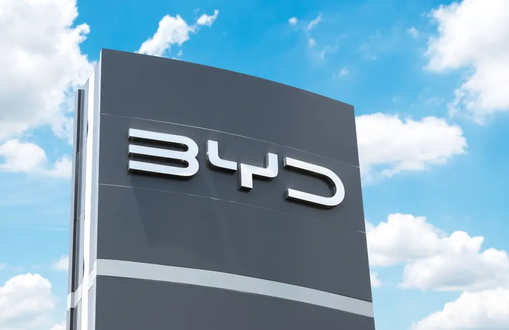 BYD își crește profitul cu 28% și dublează exporturile, în timp ce stocurile cresc cu 60%
